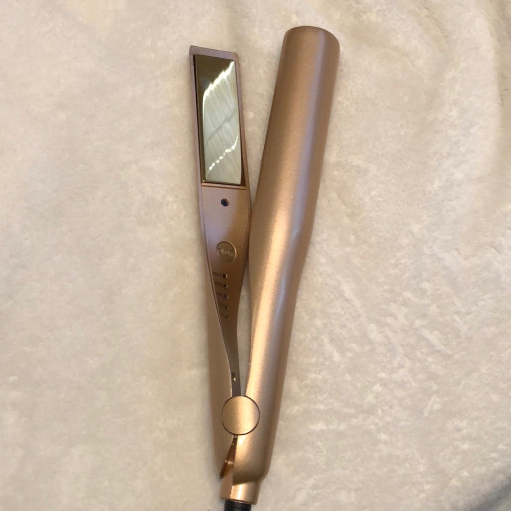 Tyme style curling iron/straightener